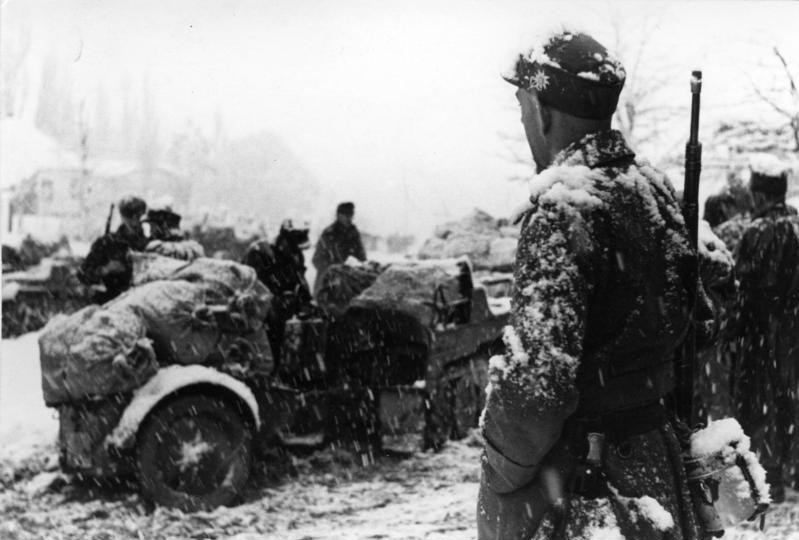 Soldati germani în campania din Caucaz, 22 decembrie 1942. Foto German Federal Archive, sursa Wikipedia.