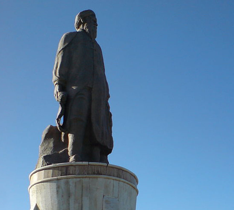 Statuia lui Abu Shakur Balkhi