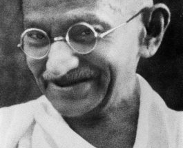 Mahatma Gandhi despre femeie